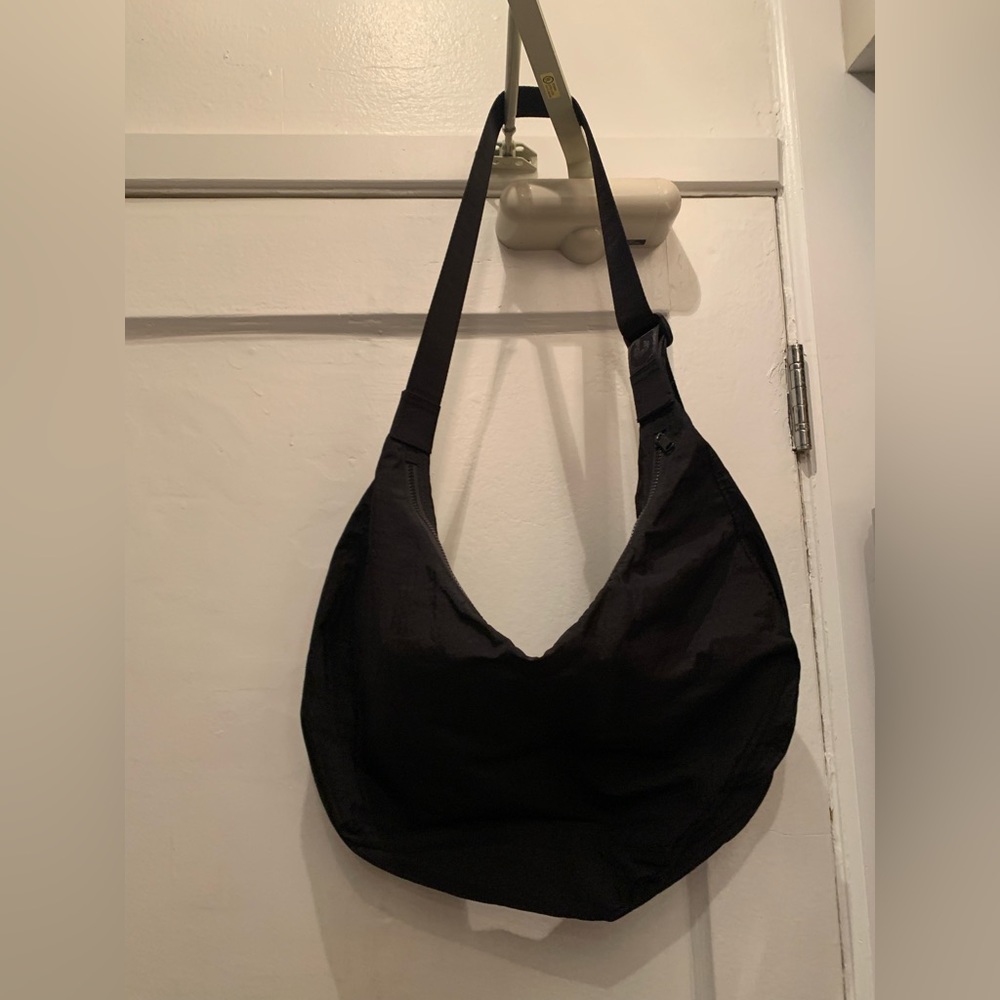 BAGGU Large Crescent Bag